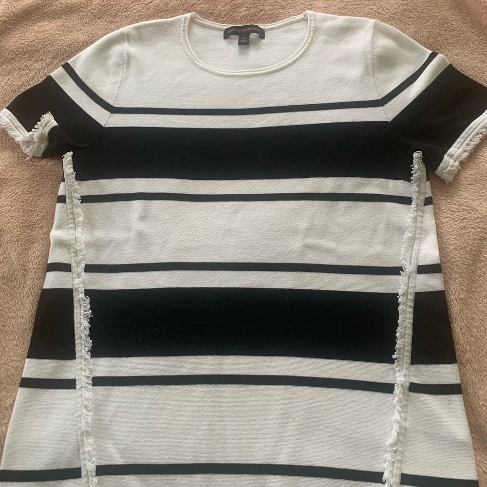 Banana Republic black/white spring/summer sweater, Size M